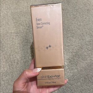 Even Tone Correcting Serum - Gold